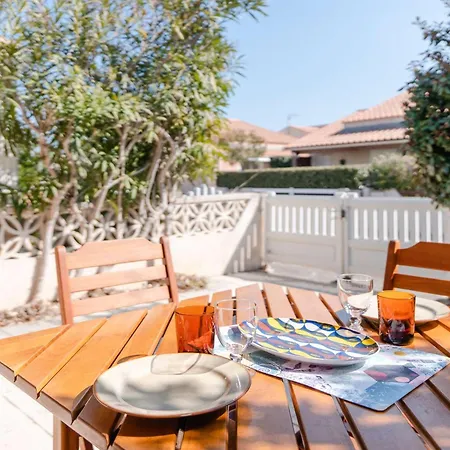 3 Pieces Avec Piscine, Terrasse Et Parking Privatif A Gruissan, Proche Plages Et Commerces - Fr-1-409-217 ヴィラ グリュイッサン