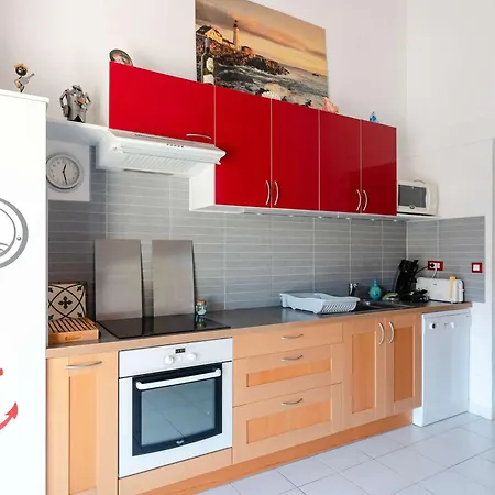 ヴィラ 3 Pieces Avec Piscine, Terrasse Et Parking Privatif A Gruissan, Proche Plages Et Commerces - Fr-1-409-217 *
