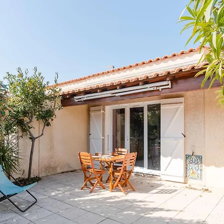 Villa 3 Pieces Avec Piscine, Terrasse Et Parking Privatif A Gruissan, Proche Plages Et Commerces - Fr-1-409-217