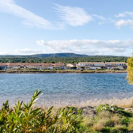 3 Pieces Avec Piscine, Terrasse Et Parking Privatif A Gruissan, Proche Plages Et Commerces - Fr-1-409-217