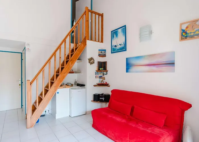 3 Pièces Avec Piscine, Terrasse Et Parking Privatif à Gruissan, Proche Plages Et Commerces - Fr-1-409-217 Villa Gruissan