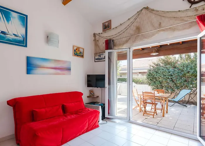 3 Pièces Avec Piscine, Terrasse Et Parking Privatif à Gruissan, Proche Plages Et Commerces - Fr-1-409-217 *