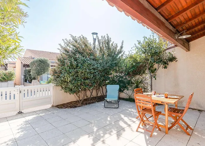 3 Pièces Avec Piscine, Terrasse Et Parking Privatif à Gruissan, Proche Plages Et Commerces - Fr-1-409-217 Villa